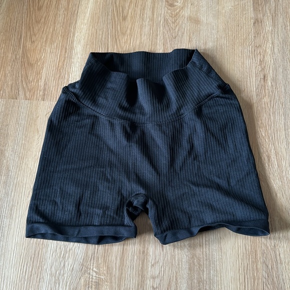 Balance or vitality black compression workout shorts - Picture 2 of 2